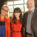 Jamie Lee Curtis bersama Zooey Deschanel dan Rob Reiner dalam foto lawas di lokasi syuting New Girl