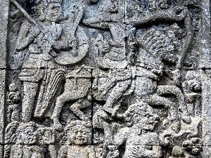 Relief Indrajit sebagai pemanah berkuda di Candi Panataran, Jawa Timur.