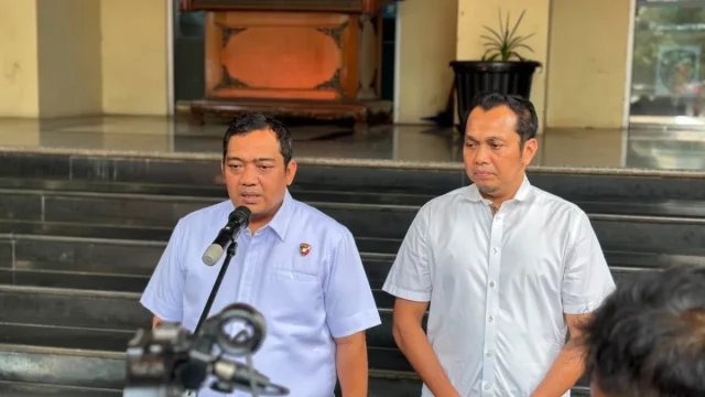Direktur Reserse Kriminal Umum Polda Metro Jaya Kombes Pol Iman Imanuddin memberikan keterangan pers