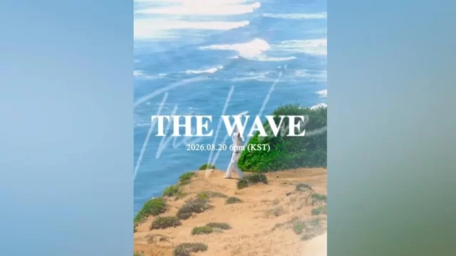 Kim Jaejoong dalam promosi single The Wave