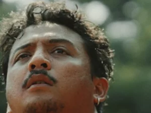 Kunto Aji dalam cuplikan video pendek Basuki dan kisahnya, kampanye single bERANI