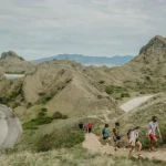 Wisatawan di kawasan Taman Nasional Komodo