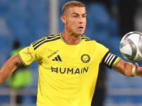 Cristiano Ronaldo tampil membela Al Nassr dalam laga Liga Profesional Arab Saudi melawan Al Riyadh.