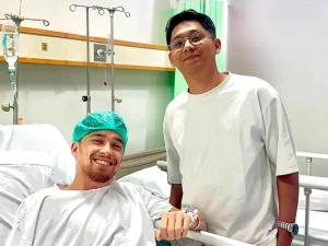 Jordy Wehrmann di ruang perawatan seusai menjalani operasi bahu.