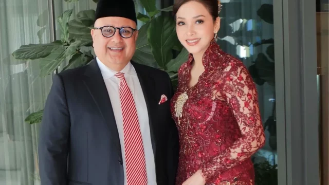 Maia Estianty bersama suaminya Irwan Mussry