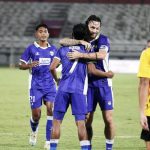 Para pemain Persib Bandung merayakan gol pada laga pramusim di Stadion Kapten I Wayan Dipta, Gianyar.
