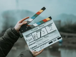 Ilustrasi clapperboard di lokasi syuting film
