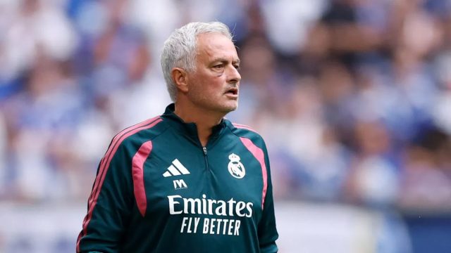 Pelatih Real Madrid Jose Mourinho di pinggir lapangan.