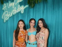 Natasha Wilona bersama dua sahabatnya pada perayaan ulang tahun