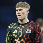 Lewis Hall, bek kiri Newcastle United yang ditolak dilepas klub meski diminati Manchester United