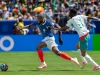 Nicolas Jackson mengejar bola saat membela timnas Senegal