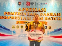 Wali Kota Padang Panjang menerima penghargaan kesehatan dari Kemendagri