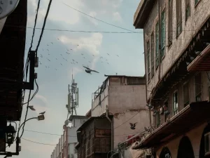 Jalan sempit berbatu di kawasan kota tua Damaskus, Suriah