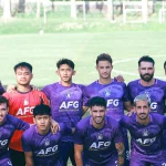 Para pemain Persik Kediri berfoto bersama di lapangan seusai pemusatan latihan di Solo
