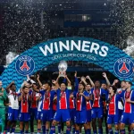 Skuad Paris Saint-Germain merayakan gelar juara Piala Super Eropa 2026 di Salzburg, Austria.