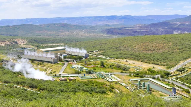Pemandangan udara ladang panas bumi Olkaria di dekat Naivasha, Kenya.