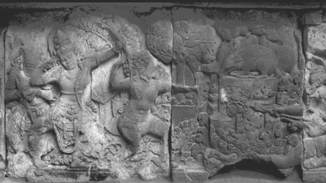 Panel relief Karmawibangga di Candi Borobudur yang menggambarkan penggunaan busur dan panah