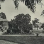 Bangunan rumah sakit dan rumah apoteker berhalaman luas di Binjai pada 1903.