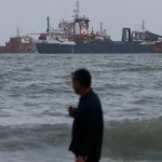 Kapal-kapal berlabuh di perairan dekat Selat Hormuz