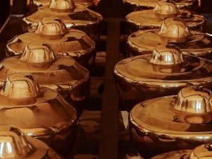 Ilustrasi seperangkat gamelan tradisional.