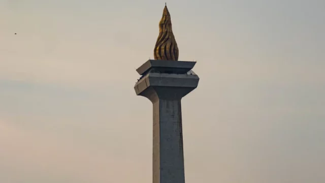 Monumen Nasional menjulang di Jakarta