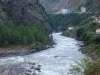 Sungai deras mengalir di lembah sempit Distrik Rasuwa, Nepal