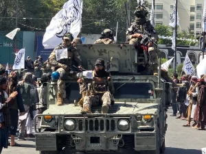 Anggota Taliban dalam acara peringatan lima tahun berkuasa di Kabul