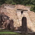 Bangunan batu Candi Sukuh di lereng Gunung Lawu, Jawa Tengah.