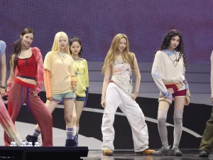 Girl group Tuide tampil di atas panggung dalam showcase media untuk EP debut mereka di Seoul.
