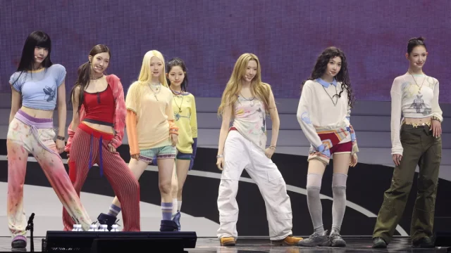 Girl group Tuide tampil di atas panggung dalam showcase media untuk EP debut mereka di Seoul.