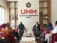 Pejabat Humas Konsulat Jenderal AS di Surabaya Courtney J. Woods dalam pertemuan strategis dengan UMM