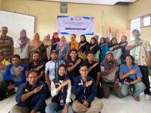 Peserta pelatihan kader tangguh bencana Tim Ekspedisi Patriot Universitas Airlangga berfoto bersama di Manokwari, Papua Barat.