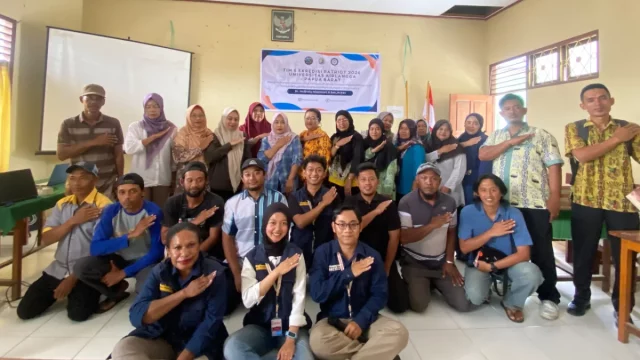 Peserta pelatihan kader tangguh bencana Tim Ekspedisi Patriot Universitas Airlangga berfoto bersama di Manokwari, Papua Barat.