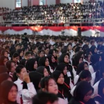Mahasiswa baru Unhas mengikuti Pengenalan Kehidupan Kampus Mahasiswa Baru 2026