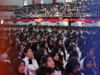 Mahasiswa baru Unhas mengikuti Pengenalan Kehidupan Kampus Mahasiswa Baru 2026