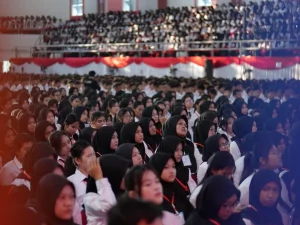 Mahasiswa baru Unhas mengikuti Pengenalan Kehidupan Kampus Mahasiswa Baru 2026