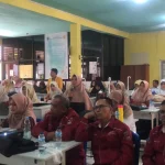 Guru IPS SMP/MTs Kota Padang mengikuti pelatihan modul interaktif UNP