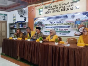 Kegiatan pelatihan pengolahan pangan berbasis jagung dan kelapa oleh tim pengabdian UNP di Nagari Sikabu