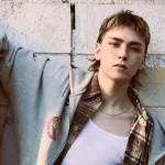 Vernon SEVENTEEN dalam promosi single I'll Be Back