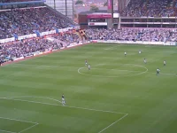 Suasana tribune dan lapangan Villa Park di Birmingham