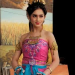 Wayang kulit dimainkan dalam sebuah pertunjukan