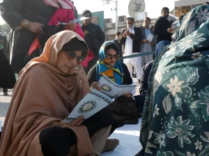 Aleema Khan ditangkap polisi di Lahore jelang pawai PTI