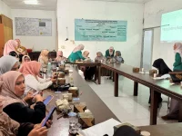 Warga Gampong Blang Krueng mengikuti peluncuran aplikasi A-TIME buatan Fakultas Keperawatan USK