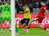 Arif Aiman melepas tembakan dalam laga Indonesia melawan Malaysia di GBK
