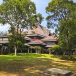 Ilustrasi gedung Aula Barat di Kampus ITB Ganesha, Bandung