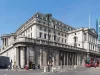 Fasad gedung Bank of England di pusat kota London