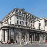 Fasad gedung Bank of England di pusat kota London