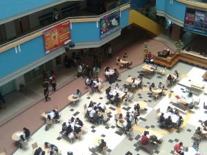 Ilustrasi suasana Kampus Anggrek Universitas Bina Nusantara di Jakarta