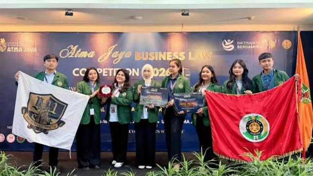 Delegasi mahasiswa Fakultas Hukum Universitas Sumatera Utara pada Atma Jaya Business Law Competition 2026