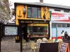Deretan kedai makanan bawa pulang di High Street, Littlehampton, Inggris